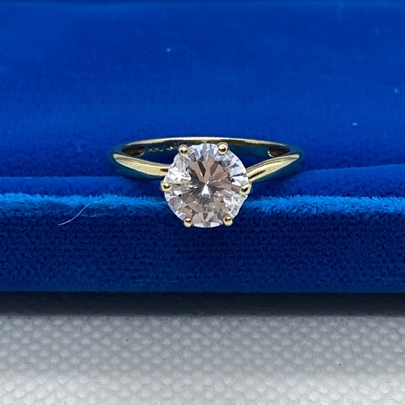 💛 10k Gold 2ct CZ Solitaire Ring - Picture 1 of 6